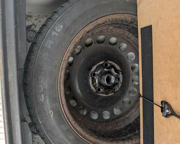 Белый Шкода Суперб, объемом двигателя 1.97 л и пробегом 287 тыс. км за 21550 $, фото 21 на Automoto.ua