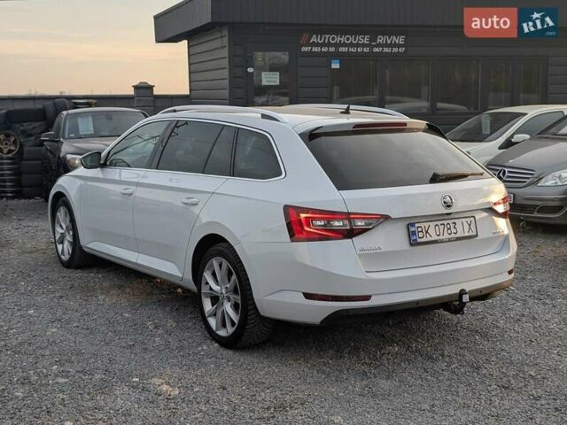 Белый Шкода Суперб, объемом двигателя 1.97 л и пробегом 287 тыс. км за 21550 $, фото 25 на Automoto.ua