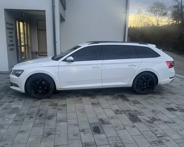 Білий Шкода Суперб, об'ємом двигуна 2 л та пробігом 248 тис. км за 19000 $, фото 3 на Automoto.ua