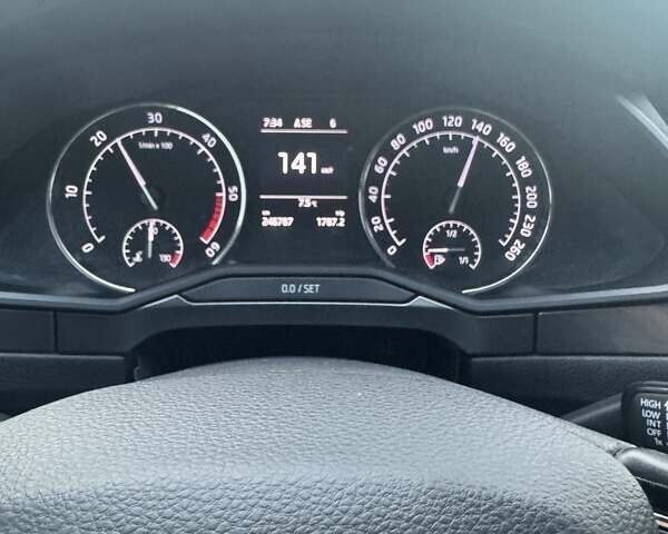 Білий Шкода Суперб, об'ємом двигуна 2 л та пробігом 248 тис. км за 19000 $, фото 9 на Automoto.ua