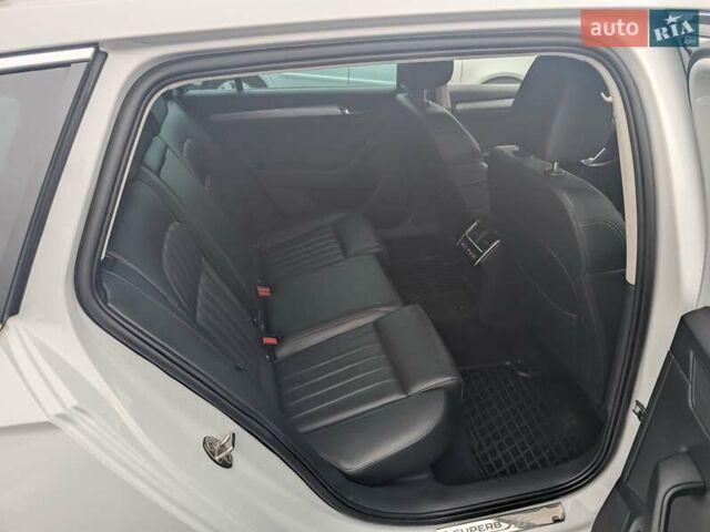 Білий Шкода Суперб, об'ємом двигуна 1.97 л та пробігом 287 тис. км за 22550 $, фото 43 на Automoto.ua
