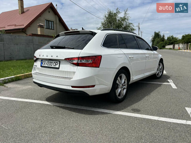 Белый Шкода Суперб, объемом двигателя 1.97 л и пробегом 230 тыс. км за 22400 $, фото 4 на Automoto.ua