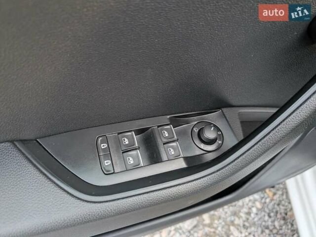 Белый Шкода Суперб, объемом двигателя 1.97 л и пробегом 287 тыс. км за 21550 $, фото 34 на Automoto.ua