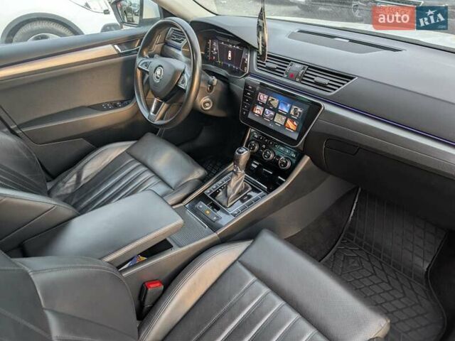 Белый Шкода Суперб, объемом двигателя 1.97 л и пробегом 287 тыс. км за 21550 $, фото 58 на Automoto.ua