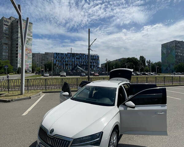 Белый Шкода Суперб, объемом двигателя 1.97 л и пробегом 288 тыс. км за 22950 $, фото 41 на Automoto.ua