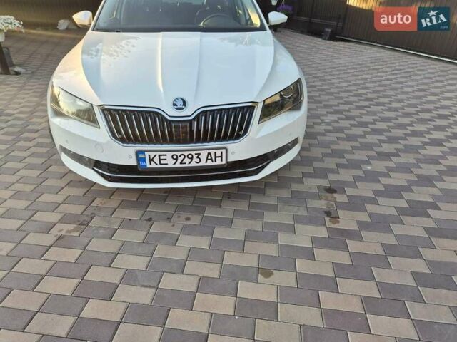 Шкода Суперб 2019 в Днепре (Днепропетровске) на Automoto.ua Белый Шкода Суперб, объемом двигателя 1.97 л и пробегом 410 тыс. км за 15000 $, фото 7 на Automoto.ua