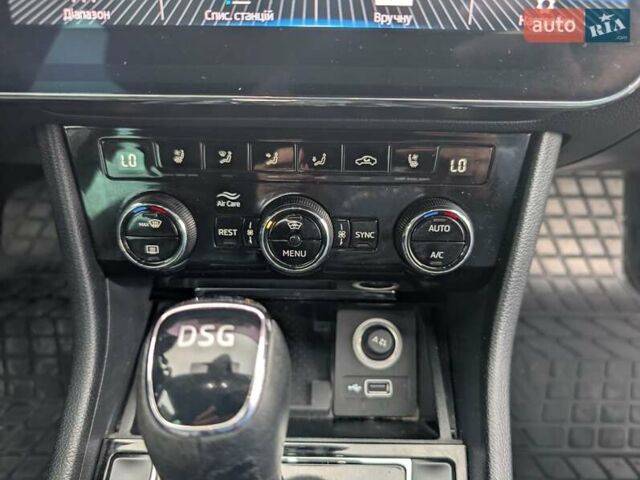 Білий Шкода Суперб, об'ємом двигуна 1.97 л та пробігом 287 тис. км за 22550 $, фото 62 на Automoto.ua
