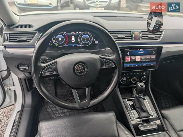 Білий Шкода Суперб, об'ємом двигуна 1.97 л та пробігом 287 тис. км за 22550 $, фото 38 на Automoto.ua