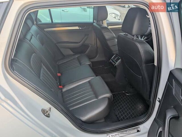 Белый Шкода Суперб, объемом двигателя 1.97 л и пробегом 287 тыс. км за 21550 $, фото 49 на Automoto.ua