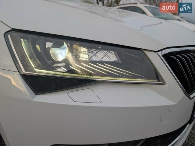 Белый Шкода Суперб, объемом двигателя 1.97 л и пробегом 287 тыс. км за 21550 $, фото 74 на Automoto.ua