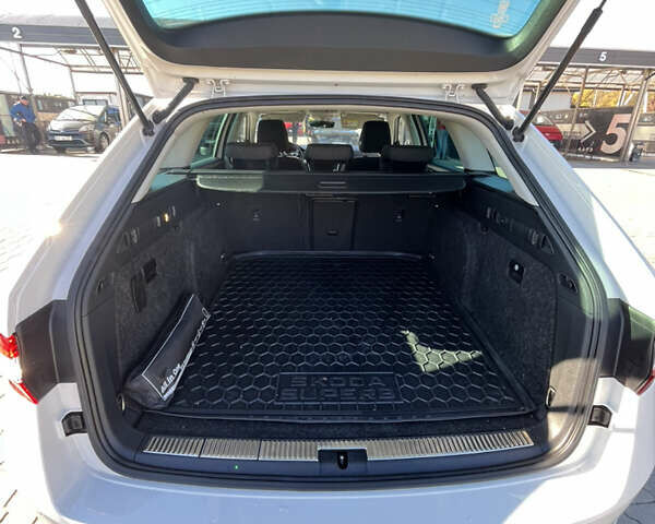 Белый Шкода Суперб, объемом двигателя 1.97 л и пробегом 277 тыс. км за 17999 $, фото 5 на Automoto.ua