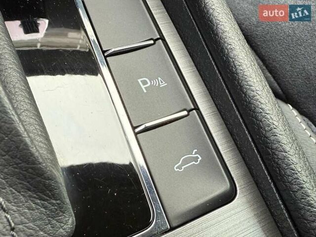 Білий Шкода Суперб, об'ємом двигуна 1.97 л та пробігом 64 тис. км за 24999 $, фото 65 на Automoto.ua