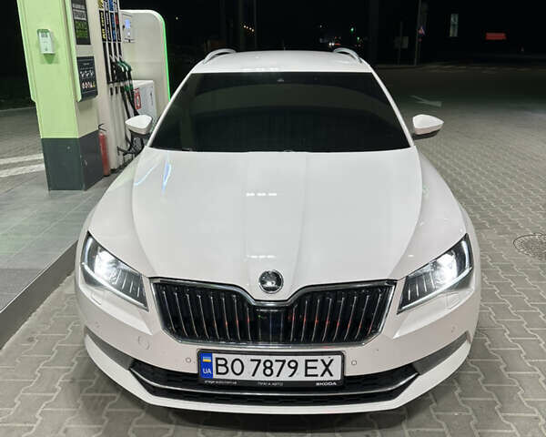 Білий Шкода Суперб, об'ємом двигуна 1.97 л та пробігом 167 тис. км за 23900 $, фото 1 на Automoto.ua