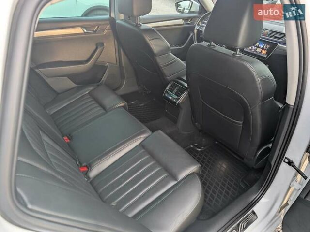 Белый Шкода Суперб, объемом двигателя 1.97 л и пробегом 287 тыс. км за 21550 $, фото 51 на Automoto.ua