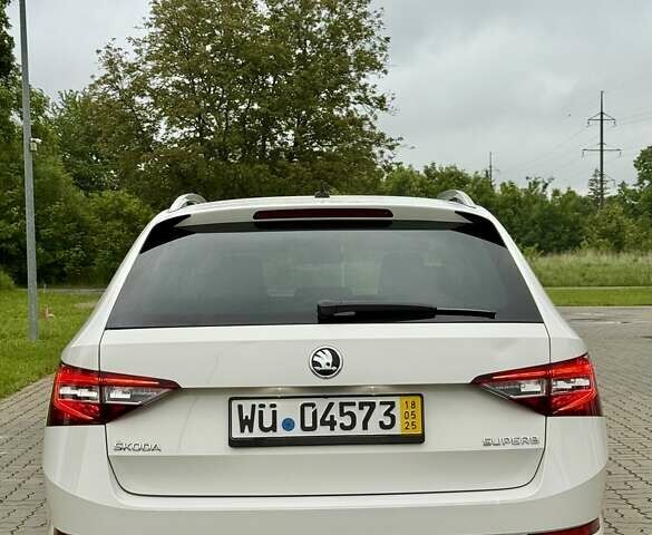 Белый Шкода Суперб, объемом двигателя 2 л и пробегом 195 тыс. км за 18888 $, фото 11 на Automoto.ua
