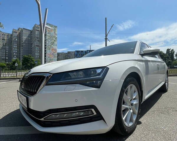 Белый Шкода Суперб, объемом двигателя 1.97 л и пробегом 288 тыс. км за 22950 $, фото 3 на Automoto.ua