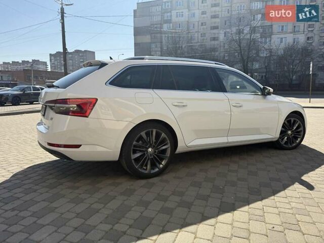Білий Шкода Суперб, об'ємом двигуна 1.4 л та пробігом 87 тис. км за 31893 $, фото 16 на Automoto.ua