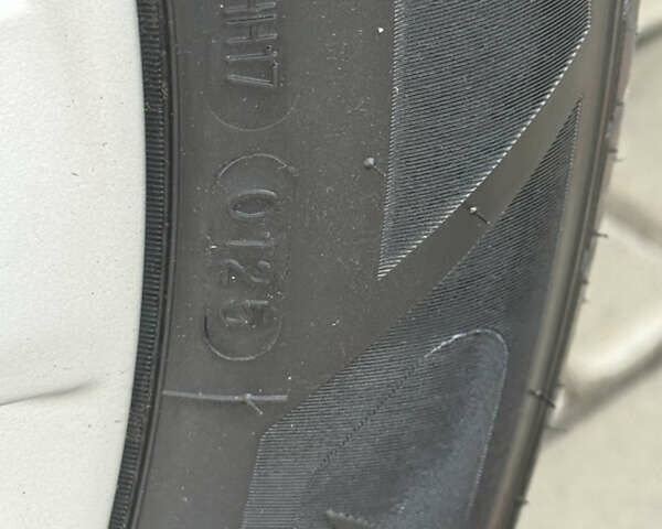Белый Шкода Суперб, объемом двигателя 1.97 л и пробегом 211 тыс. км за 22500 $, фото 11 на Automoto.ua