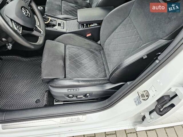 Белый Шкода Суперб, объемом двигателя 1.97 л и пробегом 193 тыс. км за 29999 $, фото 18 на Automoto.ua