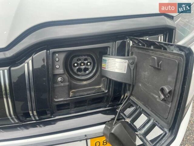 Білий Шкода Суперб, об'ємом двигуна 1.4 л та пробігом 107 тис. км за 24900 $, фото 48 на Automoto.ua