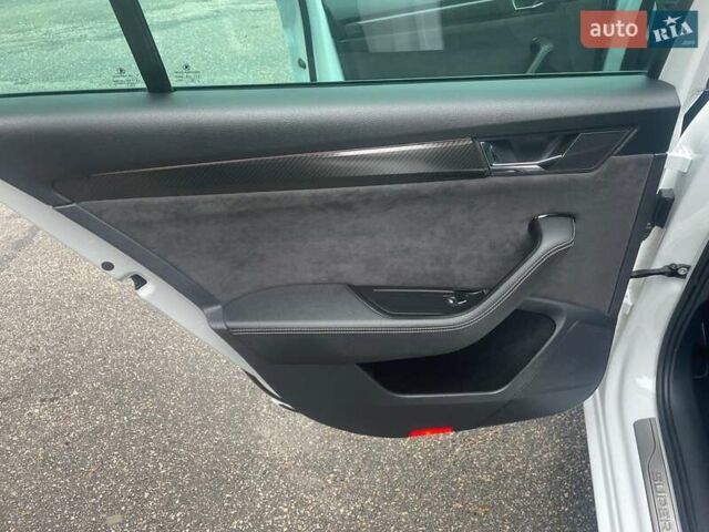 Білий Шкода Суперб, об'ємом двигуна 1.4 л та пробігом 107 тис. км за 24900 $, фото 10 на Automoto.ua