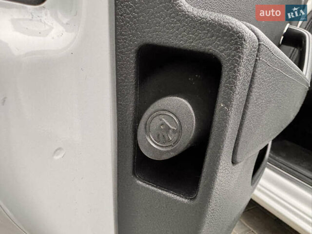 Белый Шкода Суперб, объемом двигателя 1.97 л и пробегом 219 тыс. км за 25500 $, фото 40 на Automoto.ua