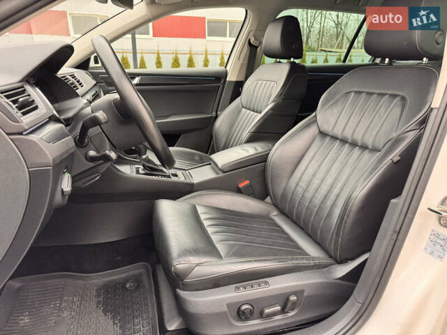 Белый Шкода Суперб, объемом двигателя 1.97 л и пробегом 219 тыс. км за 25500 $, фото 13 на Automoto.ua