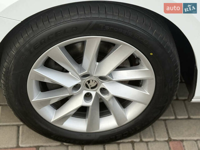 Белый Шкода Суперб, объемом двигателя 1.97 л и пробегом 211 тыс. км за 22500 $, фото 10 на Automoto.ua