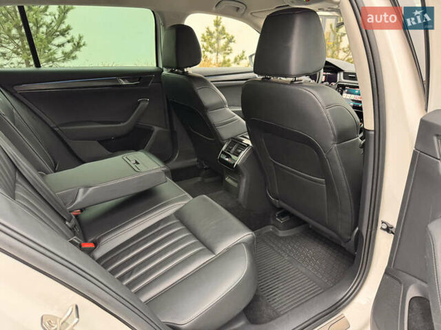 Белый Шкода Суперб, объемом двигателя 1.97 л и пробегом 219 тыс. км за 25500 $, фото 17 на Automoto.ua