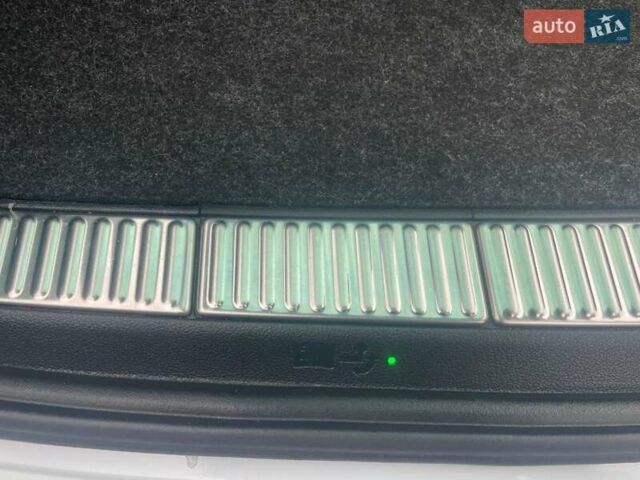 Білий Шкода Суперб, об'ємом двигуна 1.4 л та пробігом 107 тис. км за 24900 $, фото 35 на Automoto.ua