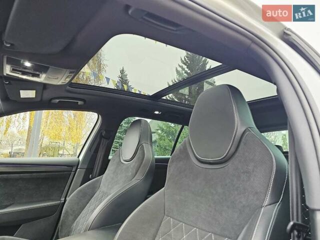 Белый Шкода Суперб, объемом двигателя 1.97 л и пробегом 193 тыс. км за 29999 $, фото 19 на Automoto.ua
