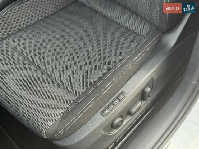 Белый Шкода Суперб, объемом двигателя 1.97 л и пробегом 211 тыс. км за 22500 $, фото 14 на Automoto.ua