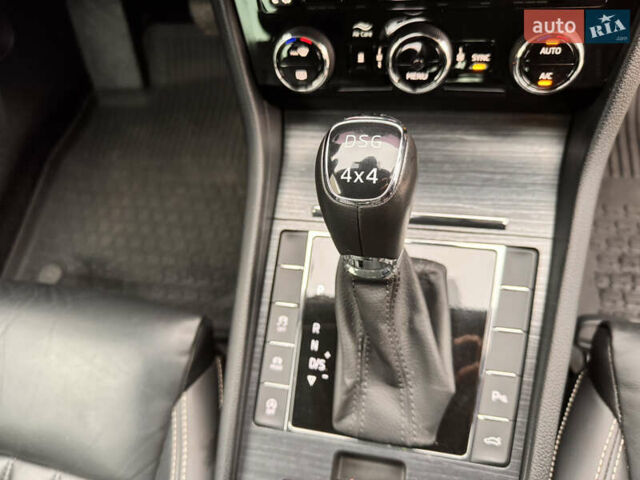 Белый Шкода Суперб, объемом двигателя 1.97 л и пробегом 219 тыс. км за 25500 $, фото 25 на Automoto.ua