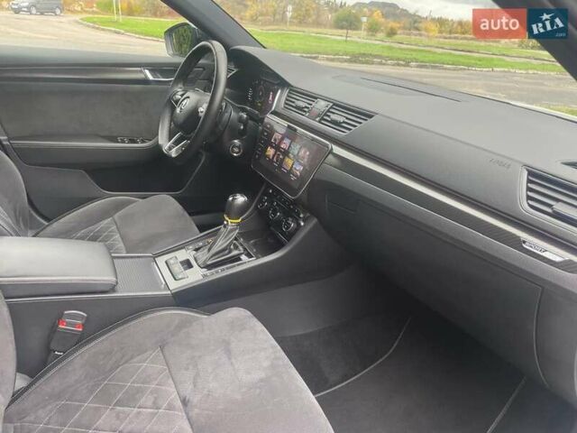 Білий Шкода Суперб, об'ємом двигуна 1.4 л та пробігом 107 тис. км за 24900 $, фото 49 на Automoto.ua