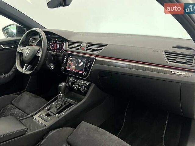 Белый Шкода Суперб, объемом двигателя 1.97 л и пробегом 193 тыс. км за 29999 $, фото 25 на Automoto.ua