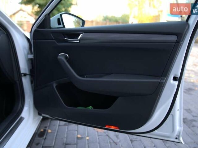 Белый Шкода Суперб, объемом двигателя 1.97 л и пробегом 196 тыс. км за 25500 $, фото 23 на Automoto.ua