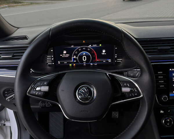 Білий Шкода Суперб, об'ємом двигуна 1.97 л та пробігом 170 тис. км за 29999 $, фото 11 на Automoto.ua