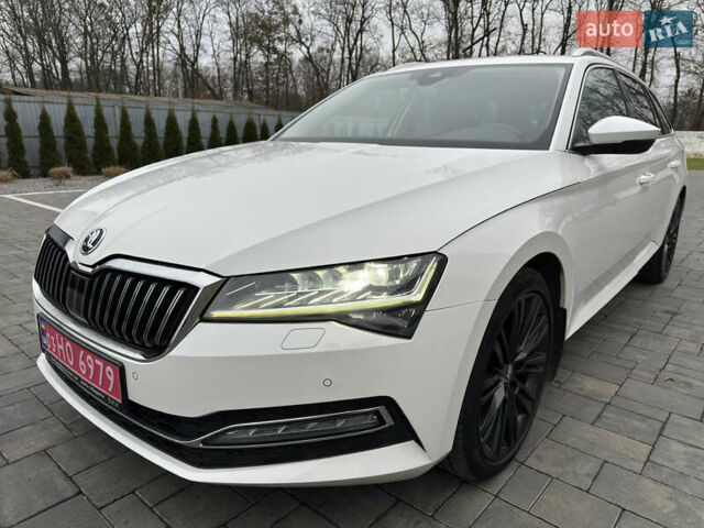 Белый Шкода Суперб, объемом двигателя 1.97 л и пробегом 219 тыс. км за 25500 $, фото 1 на Automoto.ua