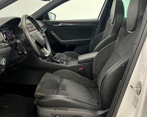 Белый Шкода Суперб, объемом двигателя 1.97 л и пробегом 193 тыс. км за 29999 $, фото 27 на Automoto.ua