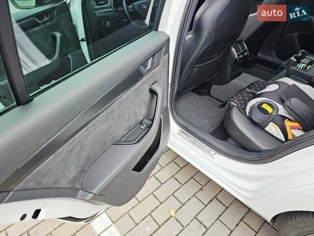 Белый Шкода Суперб, объемом двигателя 1.97 л и пробегом 193 тыс. км за 29999 $, фото 2 на Automoto.ua