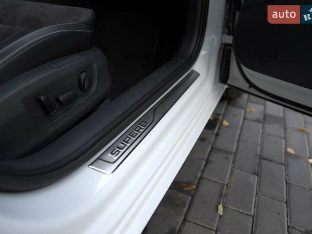 Белый Шкода Суперб, объемом двигателя 1.97 л и пробегом 196 тыс. км за 25500 $, фото 31 на Automoto.ua