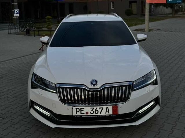 Білий Шкода Суперб, об'ємом двигуна 1.97 л та пробігом 170 тис. км за 29999 $, фото 1 на Automoto.ua