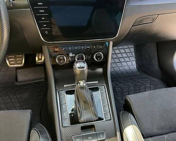 Белый Шкода Суперб, объемом двигателя 1.97 л и пробегом 215 тыс. км за 31000 $, фото 25 на Automoto.ua