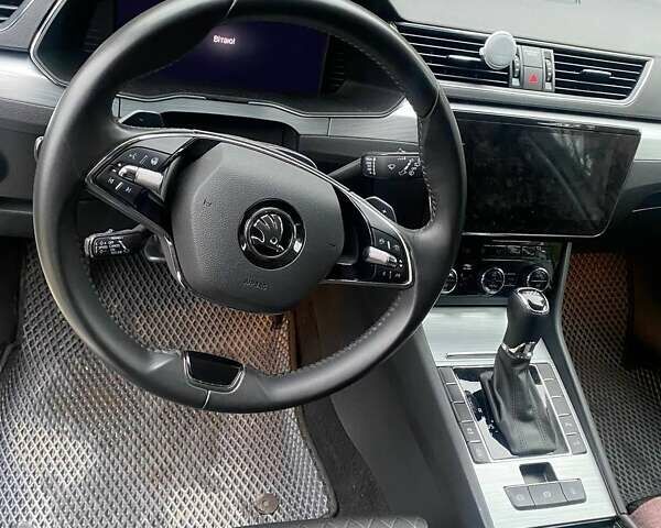 Белый Шкода Суперб, объемом двигателя 1.97 л и пробегом 61 тыс. км за 28000 $, фото 8 на Automoto.ua