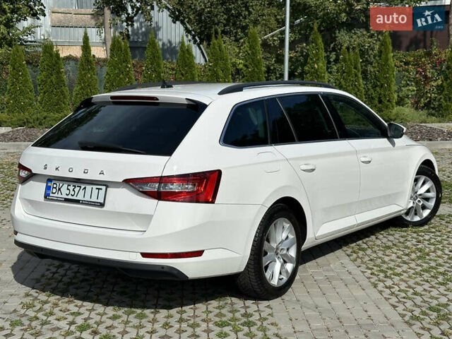 Білий Шкода Суперб, об'ємом двигуна 1.97 л та пробігом 56 тис. км за 28000 $, фото 8 на Automoto.ua
