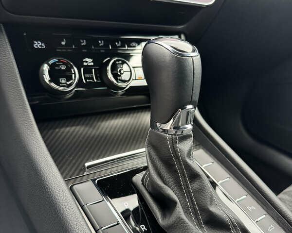 Білий Шкода Суперб, об'ємом двигуна 1.97 л та пробігом 212 тис. км за 27999 $, фото 46 на Automoto.ua