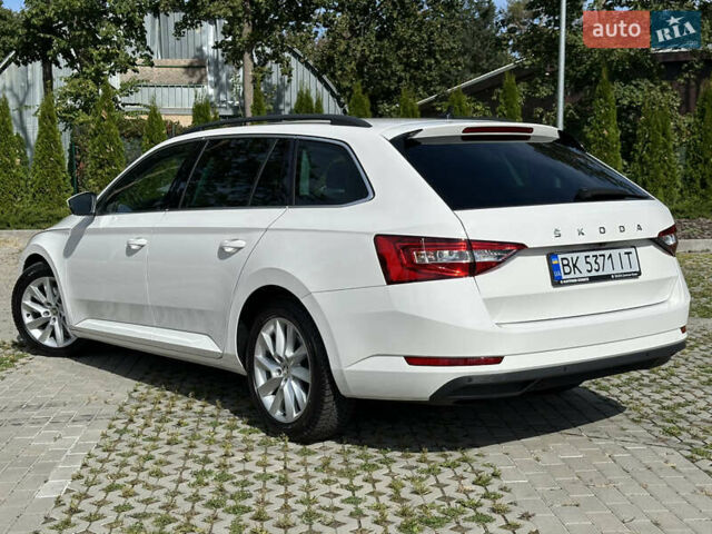 Білий Шкода Суперб, об'ємом двигуна 1.97 л та пробігом 56 тис. км за 28000 $, фото 6 на Automoto.ua