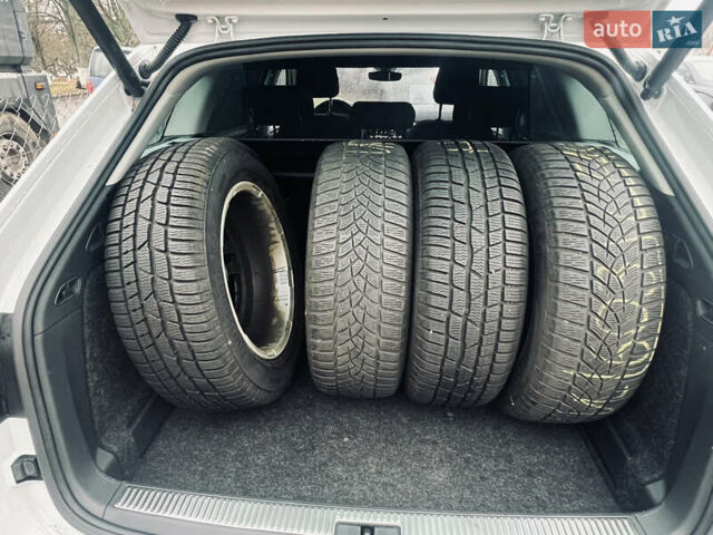 Білий Шкода Суперб, об'ємом двигуна 1.97 л та пробігом 176 тис. км за 28277 $, фото 7 на Automoto.ua