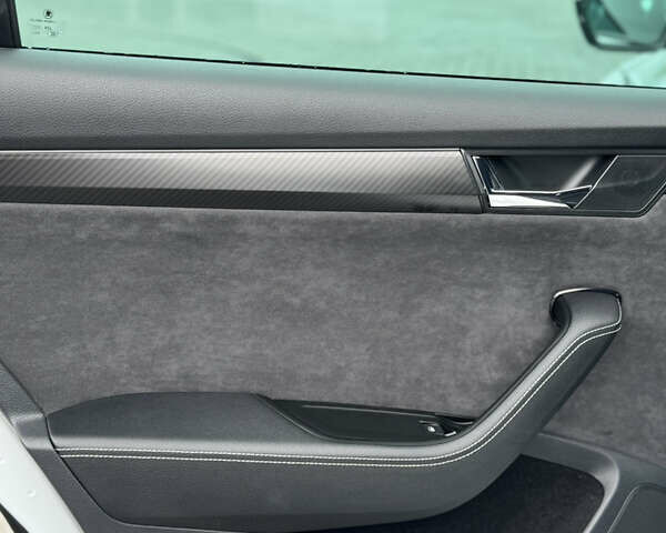 Білий Шкода Суперб, об'ємом двигуна 1.97 л та пробігом 212 тис. км за 27999 $, фото 74 на Automoto.ua