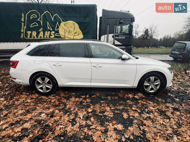 Білий Шкода Суперб, об'ємом двигуна 1.97 л та пробігом 176 тис. км за 28277 $, фото 1 на Automoto.ua